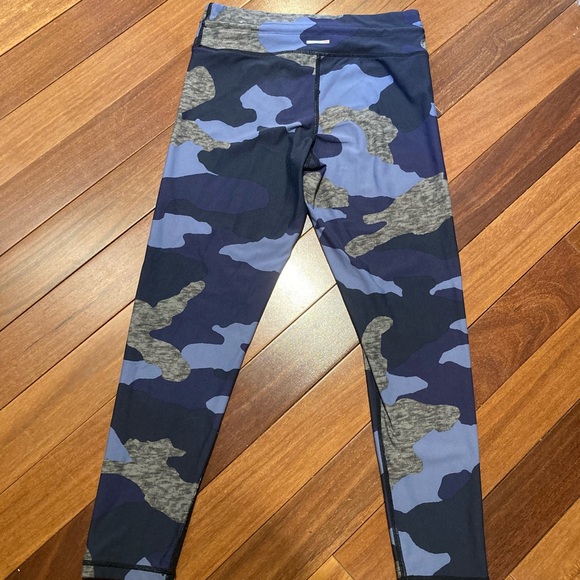 Aerie Women’s Camouflage Crop Leggings Blue Gray Size M - Picture 5 of 5